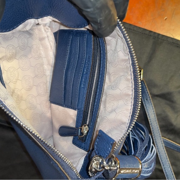 Michael Kors Crossbody - Picture 4 of 7